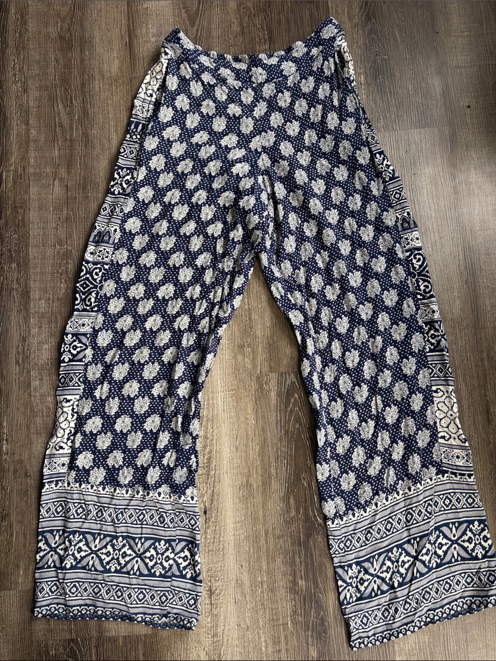 Solitaire Navy and White Printed Wide-Leg Pants